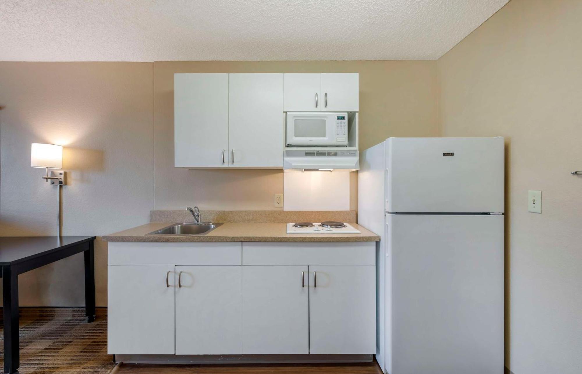 Extended Stay America Suites - Orange County - Katella Ave Екстер'єр фото