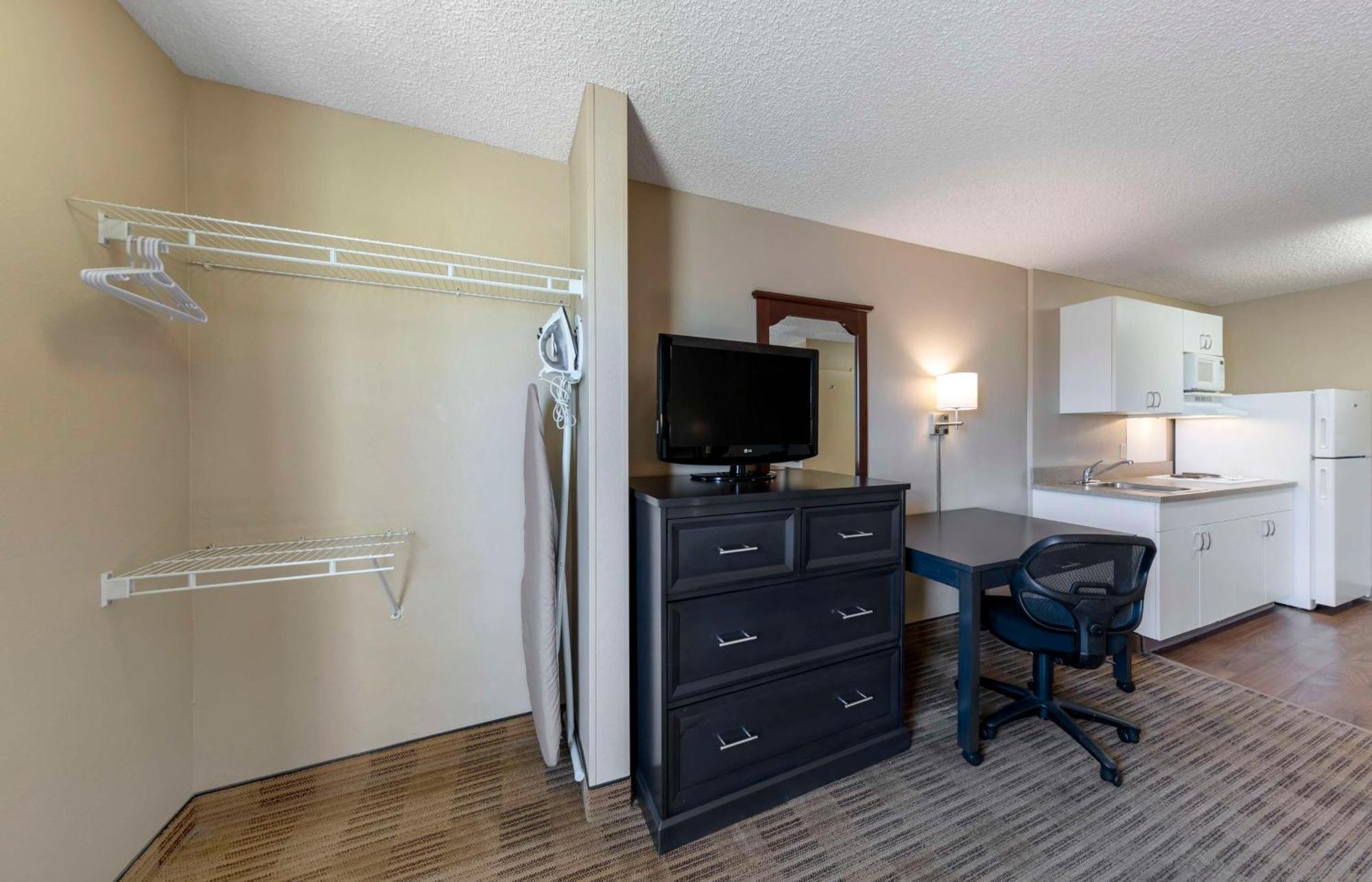 Extended Stay America Suites - Orange County - Katella Ave Екстер'єр фото